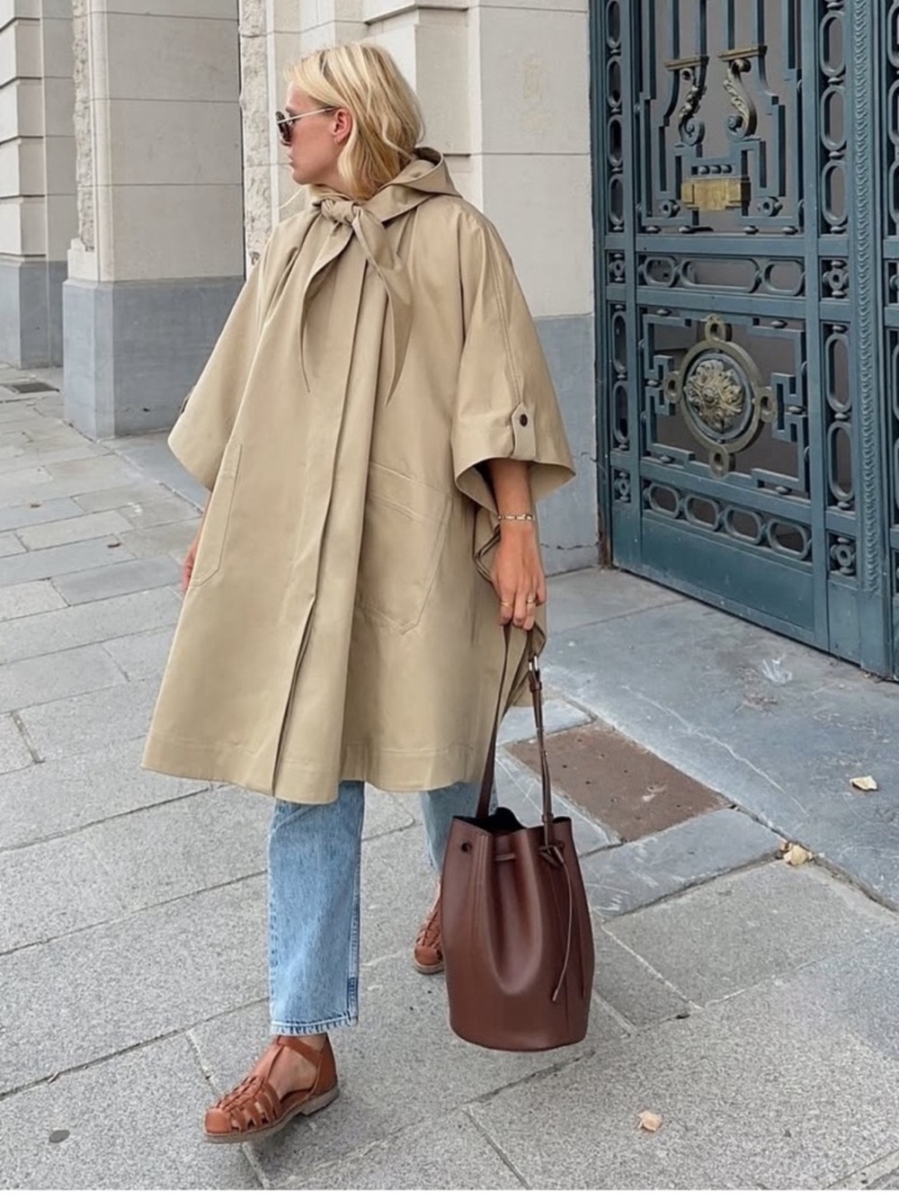 RARE! SEZANE Marcel Bucket Bag Chocolate Brown Smooth Leather - Picture 6 of 17